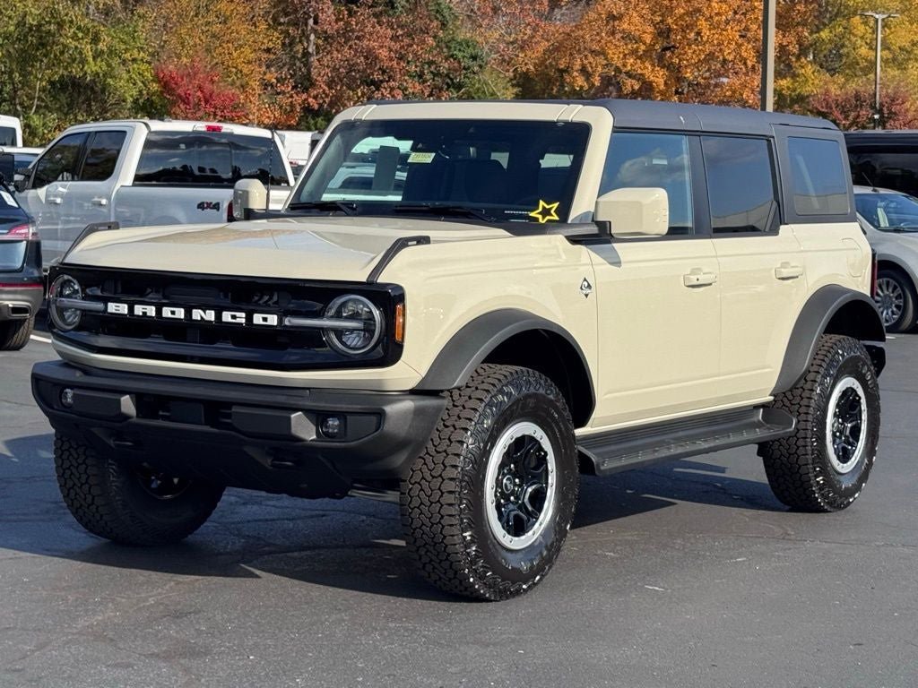 New 2025 Ford Bronco Outer Banks w/ Sasquatch Package AWD/4WD video 2
