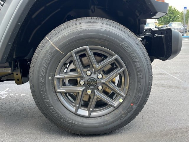 New 2025 Jeep Gladiator Sport image 7