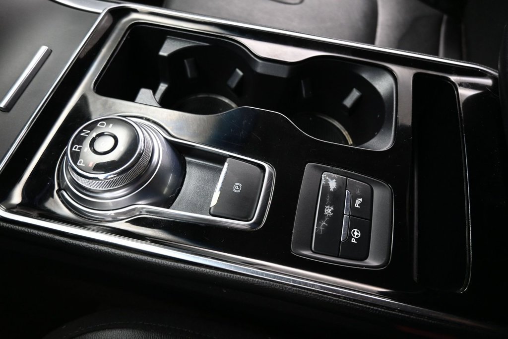 Certified 2019 Ford Edge Titanium w/ Equipment Group 301A FWD image 18