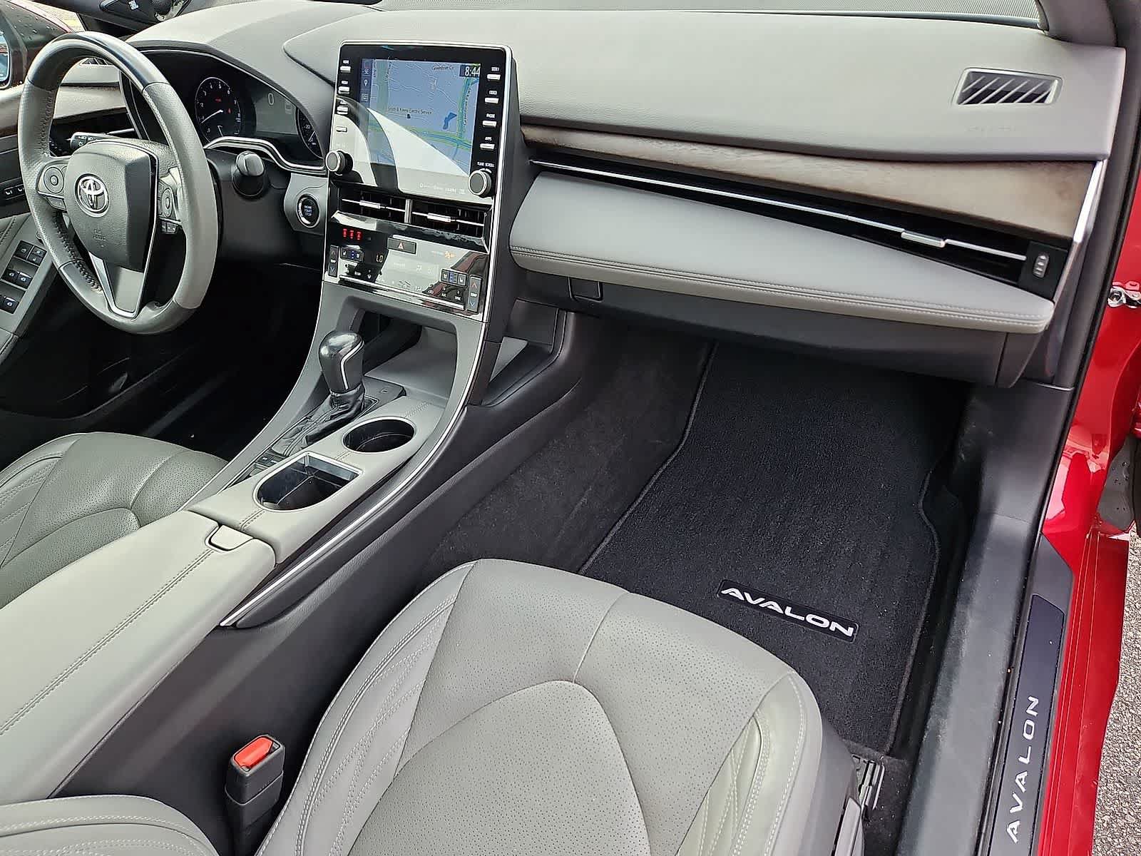 Used 2020 Toyota Avalon Limited FWD image 35