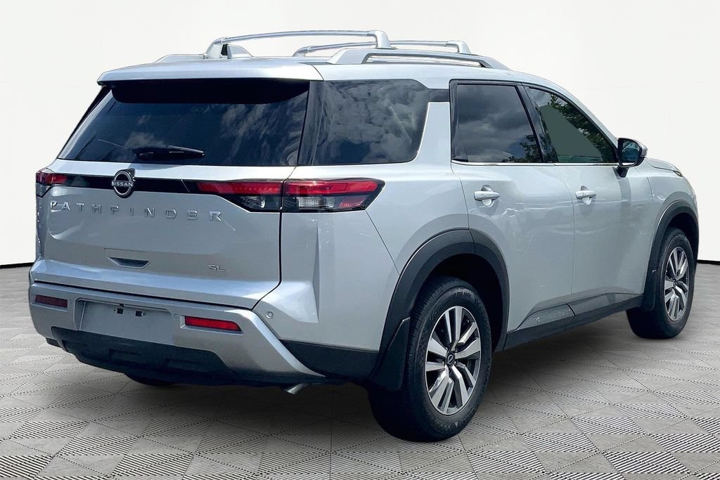 Used 2025 Nissan Pathfinder SL FWD image 5