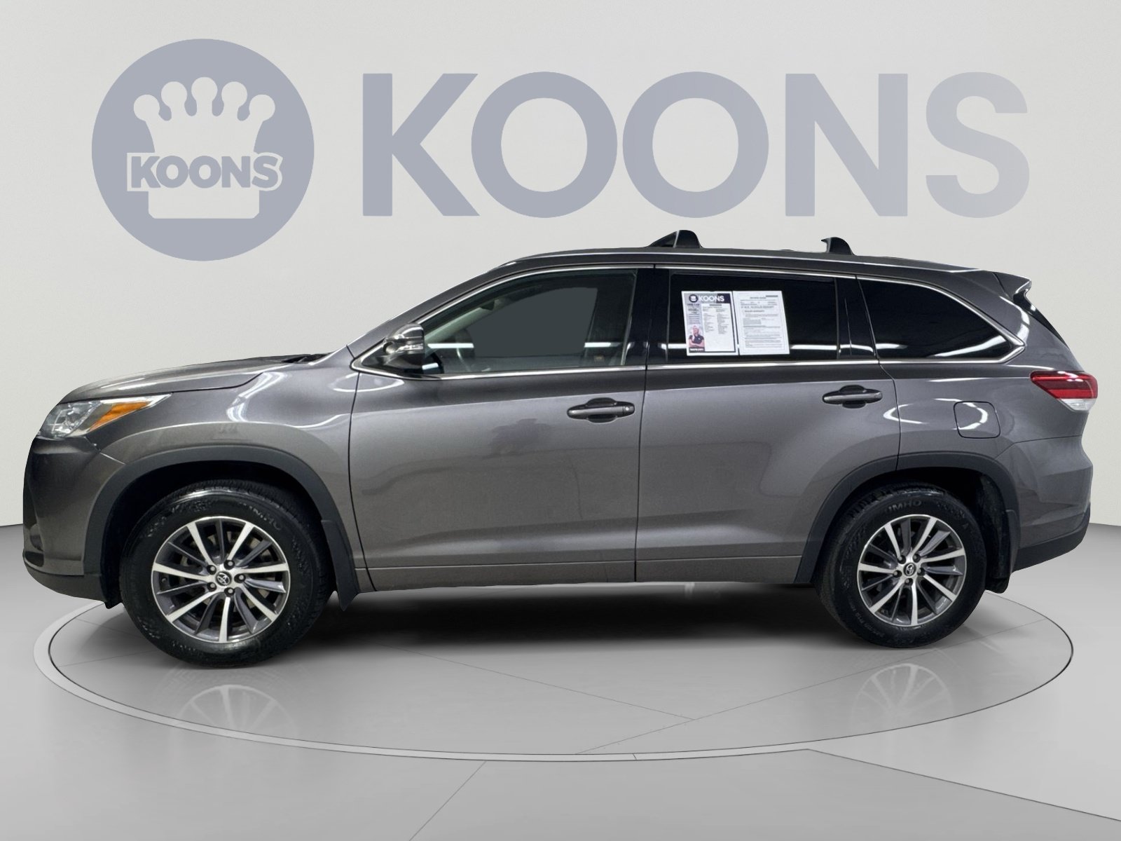 Used 2018 Toyota Highlander XLE AWD/4WD image 17