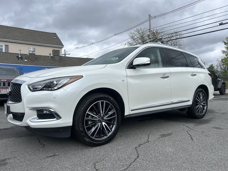 Used 2019 INFINITI QX60 Luxe w/ Sensory Package AWD/4WD image 1