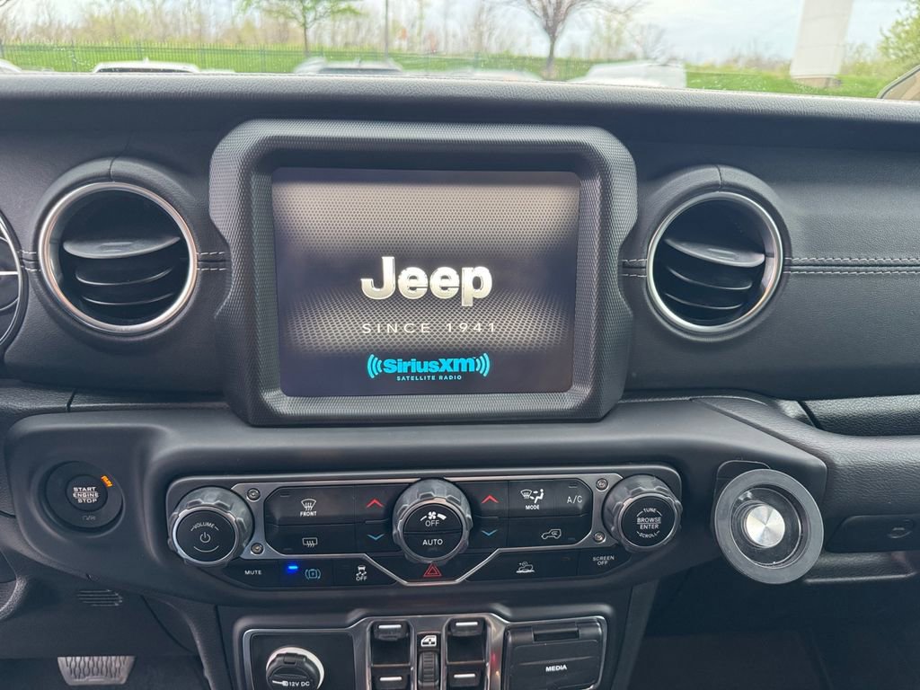 Used 2023 Jeep Wrangler Unlimited Sahara image 9