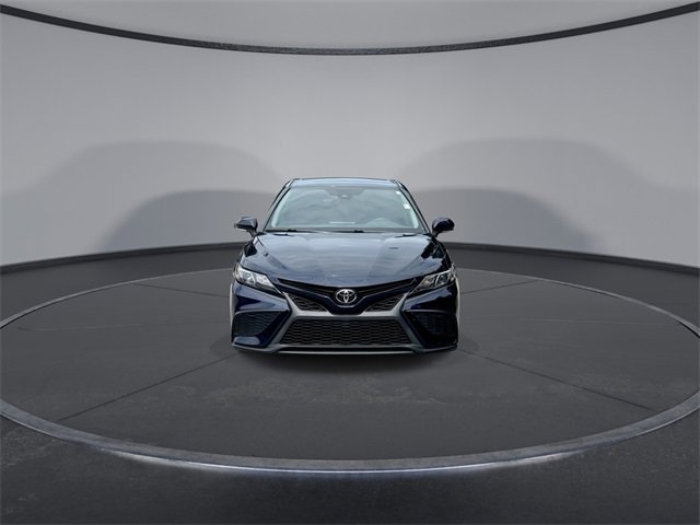 Used 2022 Toyota Camry SE image 3