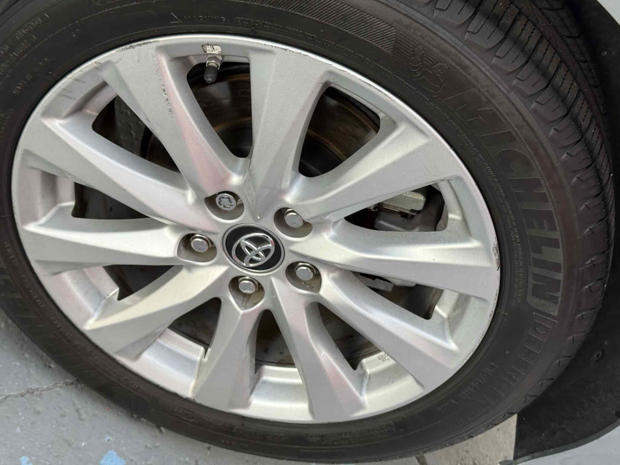 Used 2019 Toyota Camry LE image 72