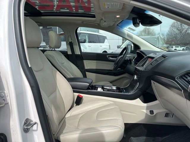 Used 2019 Ford Edge Titanium w/ Cold Weather Package image 18