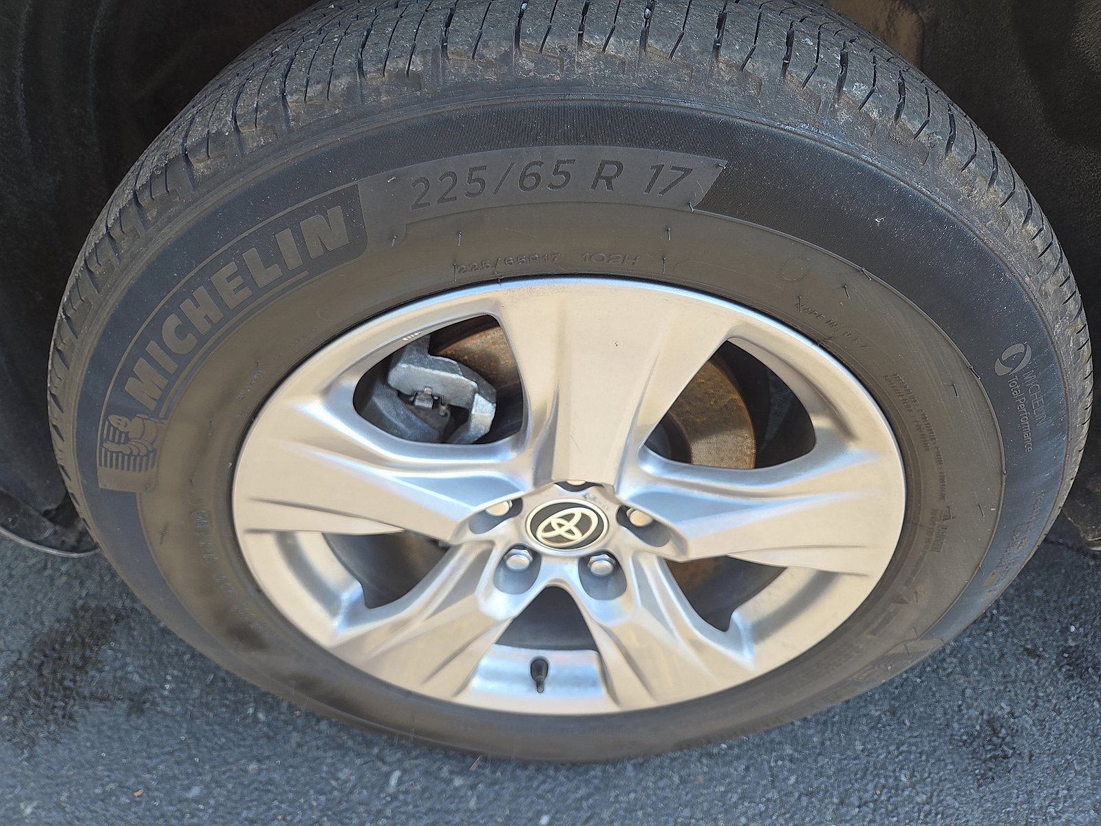 Used 2025 Toyota RAV4 XLE w/ Convenience Package image 12