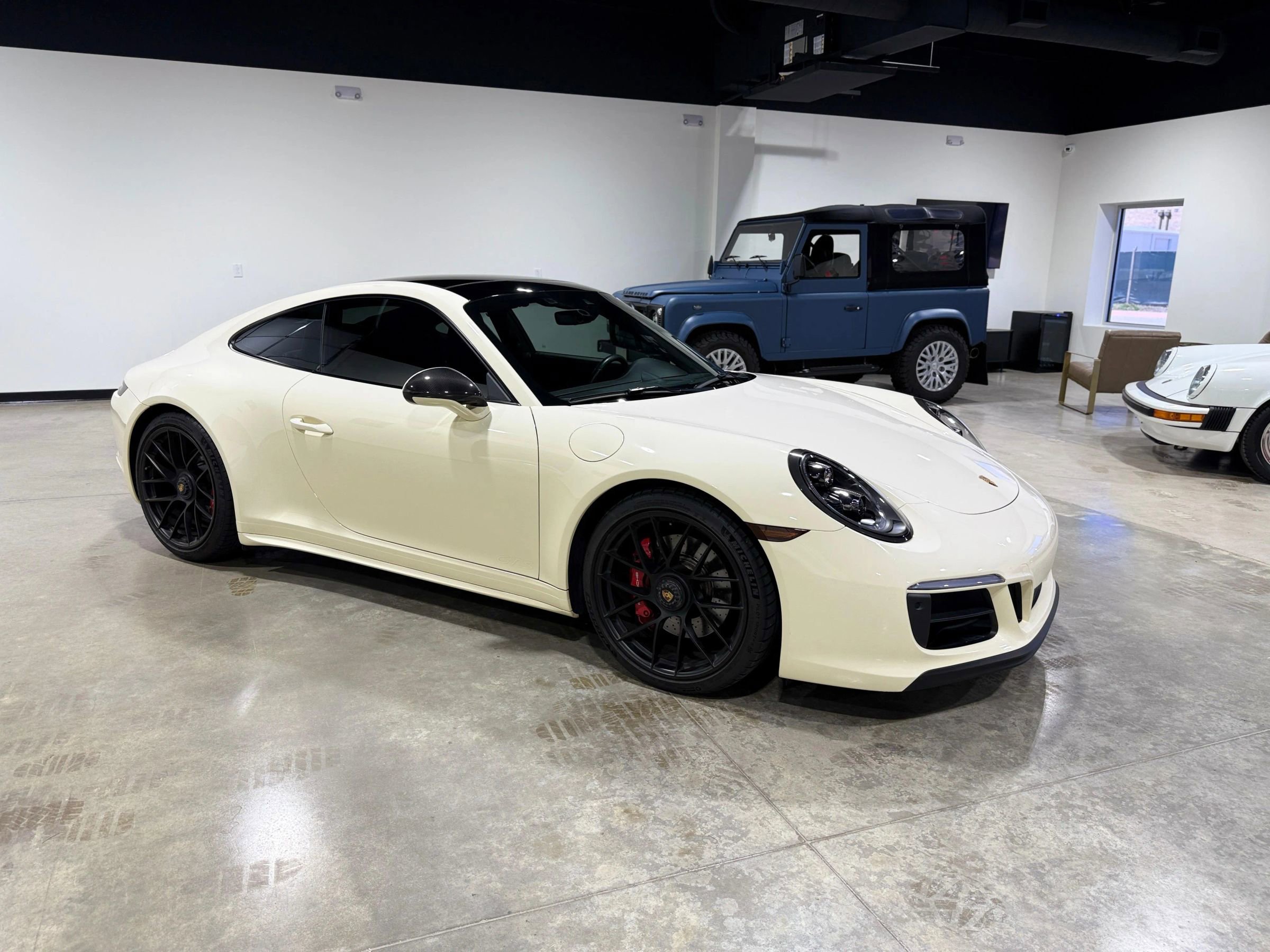 Used 2019 Porsche 911 Carrera 4 GTS image 3