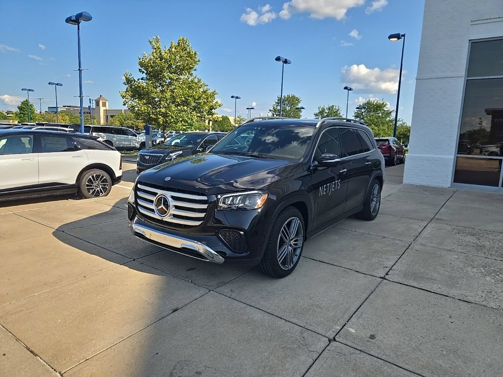 Used 2024 Mercedes-Benz GLS 450 4MATIC image 2