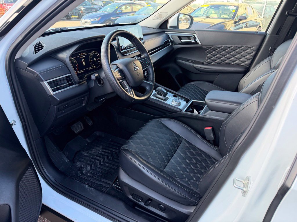 Used 2024 Mitsubishi Outlander SEL FWD image 13