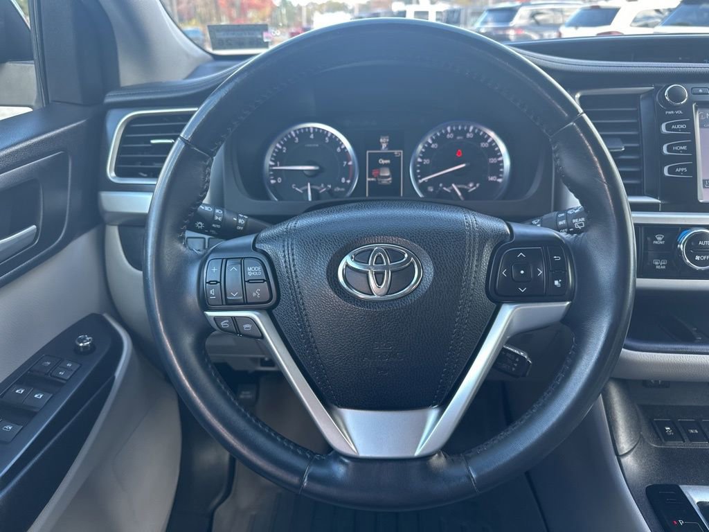 Used 2016 Toyota Highlander XLE image 14
