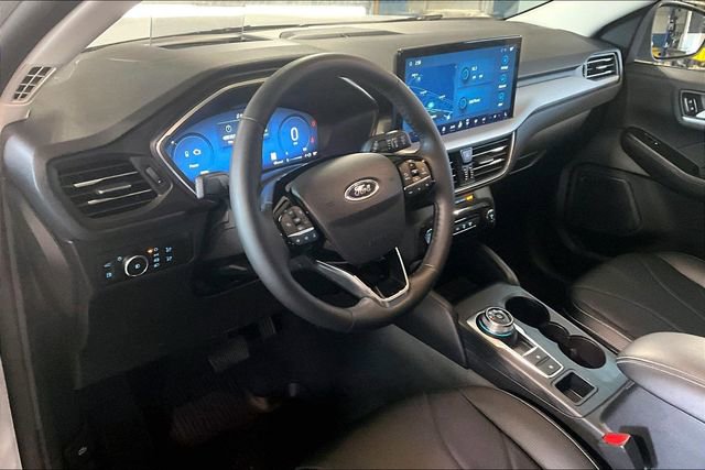 Used 2025 Ford Escape Platinum w/ Premium Technology Package FWD image 13