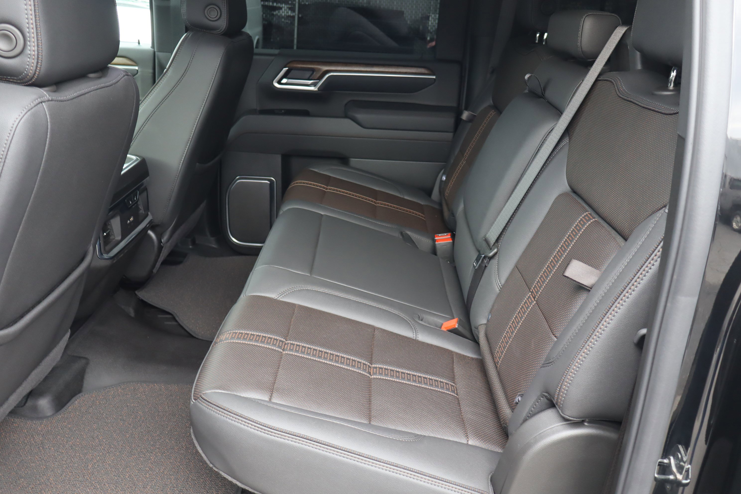 Certified 2025 Chevrolet Silverado 2500 High Country w/ High Country Premium Package image 36