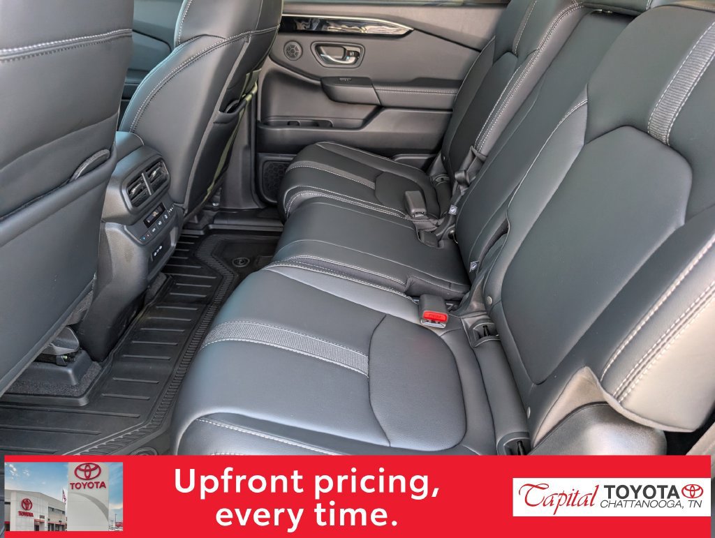 Used 2024 Honda Pilot Touring image 11