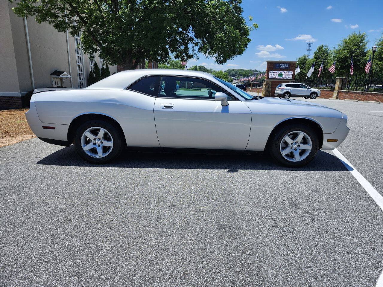 Used 2010 Dodge Challenger SE RWD image 14