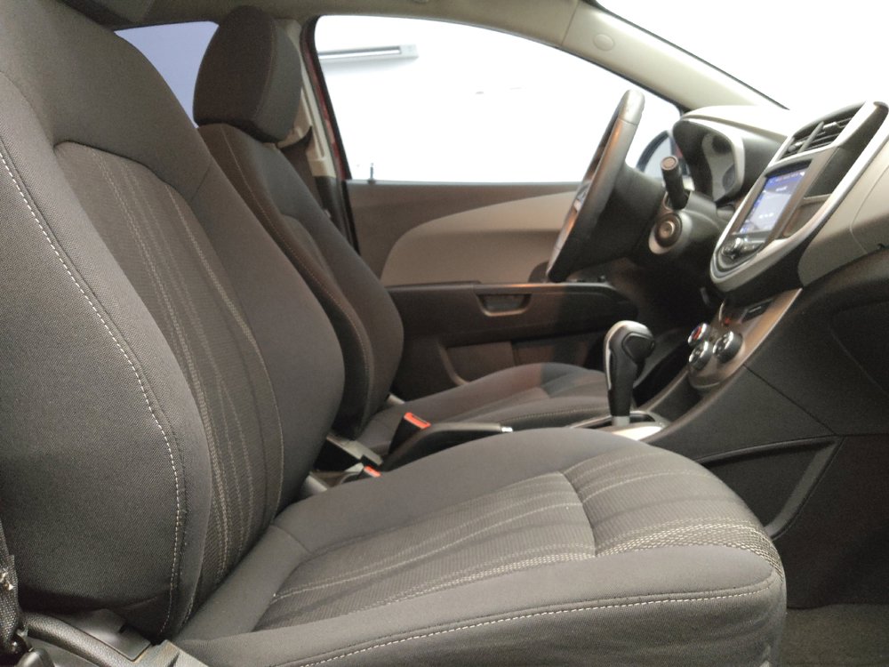 Used 2018 Chevrolet Sonic LT FWD image 21