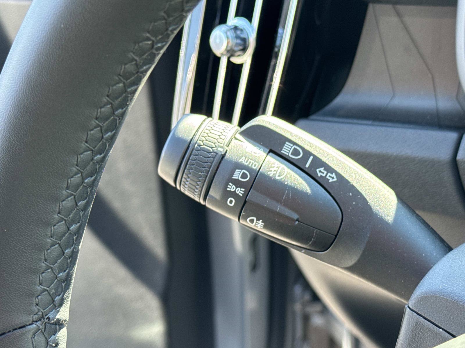 Used 2024 Volvo C40 P8 Recharge Ultimate image 9