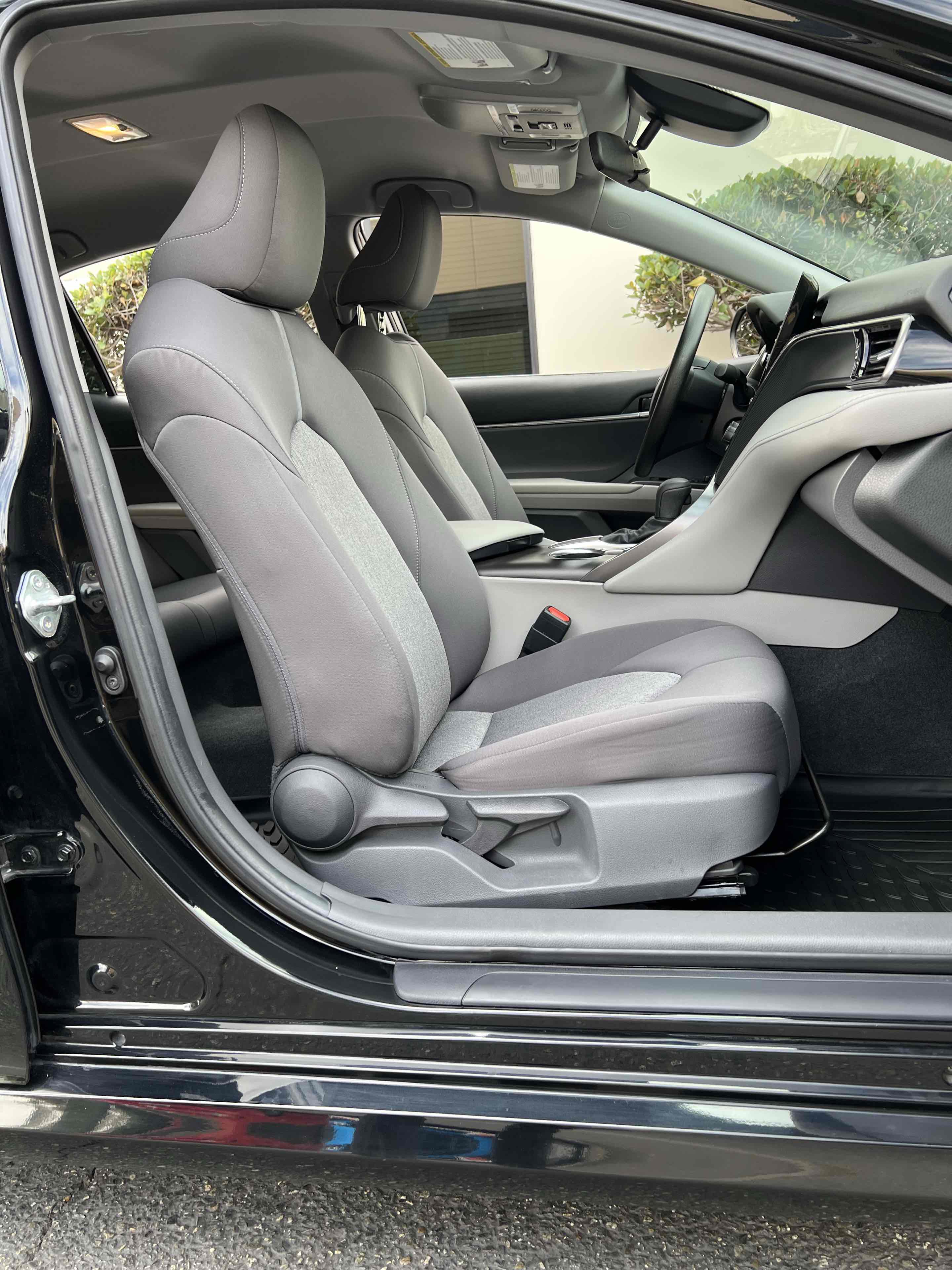 Used 2021 Toyota Camry LE image 46