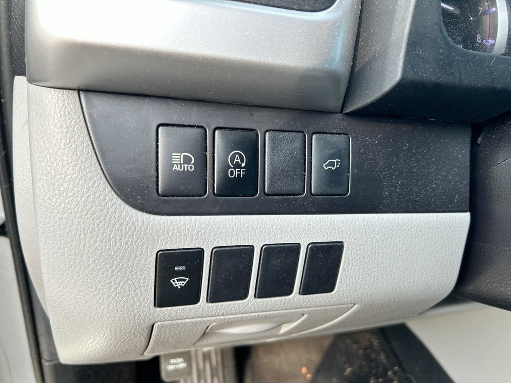 Used 2019 Toyota Highlander XLE FWD image 14