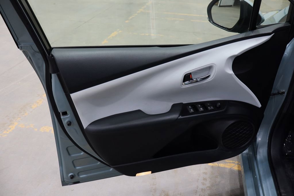 Used 2016 Toyota Prius Two image 17