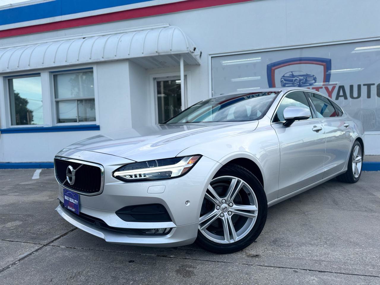 Used 2018 Volvo S90 T5 Momentum w/ Convenience Package AWD/4WD image 3