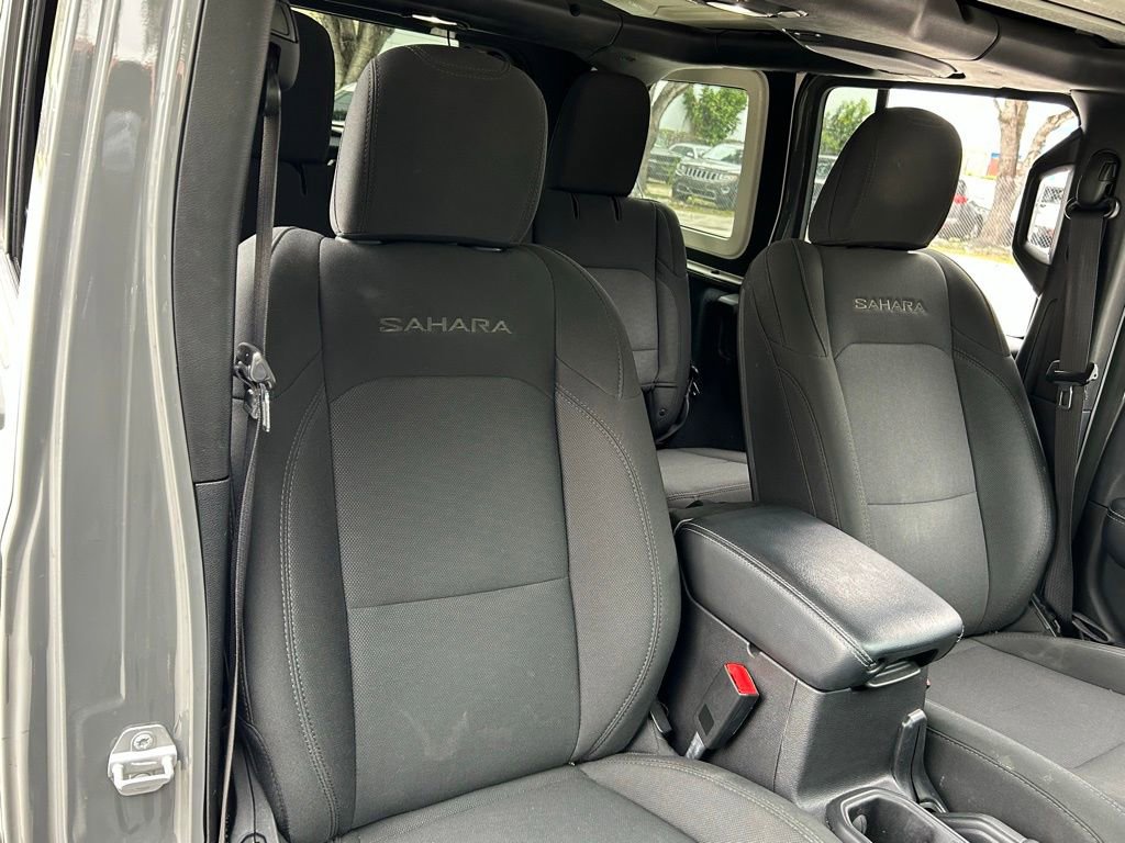 Certified 2018 Jeep Wrangler Unlimited Sahara image 33