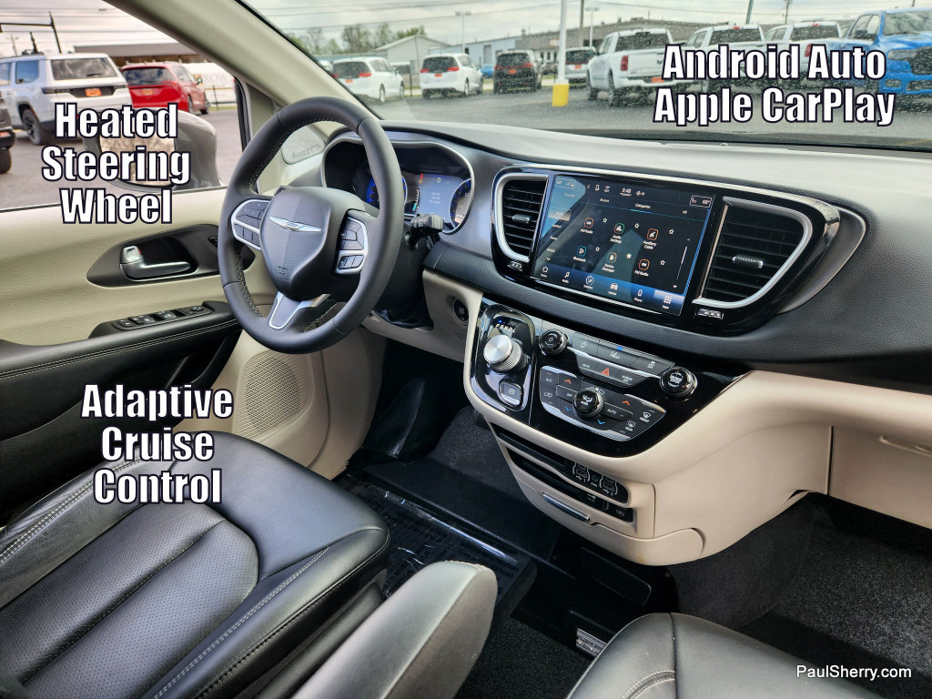 Used 2022 Chrysler Pacifica Touring-L FWD image 37