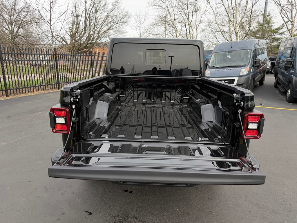 New 2026 Jeep Gladiator Sahara image 7