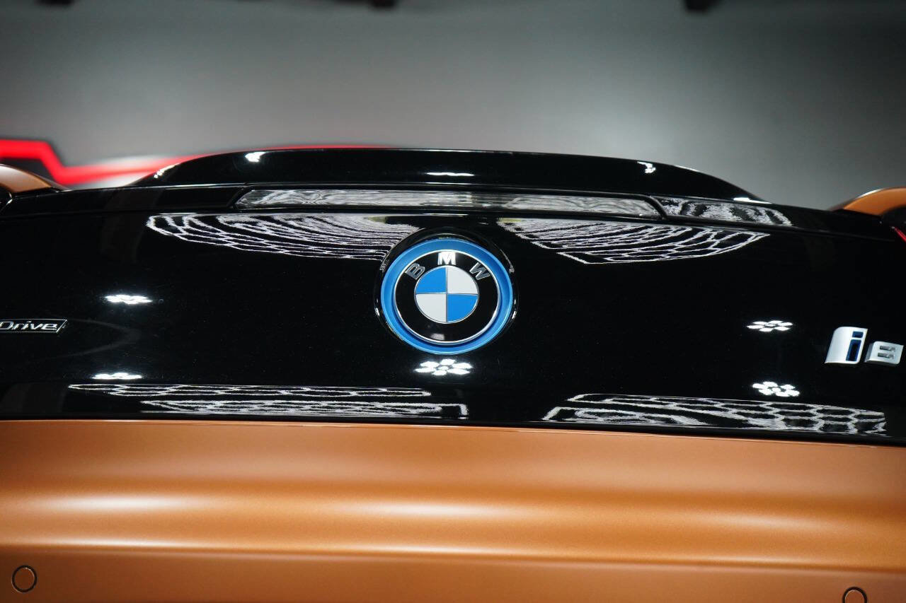 Used 2019 BMW i8 Roadster image 45