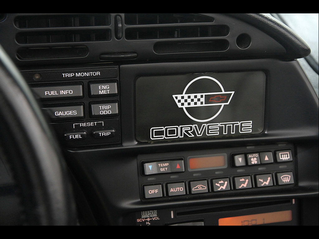 Used 1996 Chevrolet Corvette Convertible RWD image 11