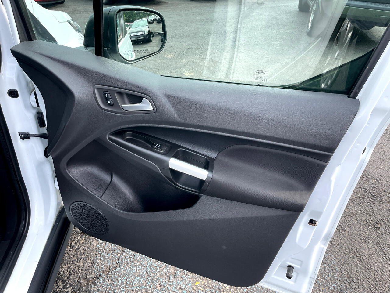 Used 2015 Ford Transit Connect XLT image 28