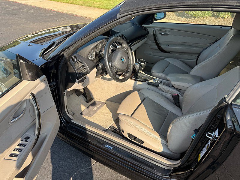 Used 2008 BMW 135i Convertible RWD image 8