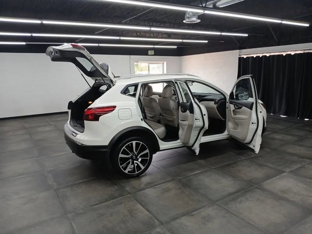 Used 2018 Nissan Rogue Sport SL FWD image 33