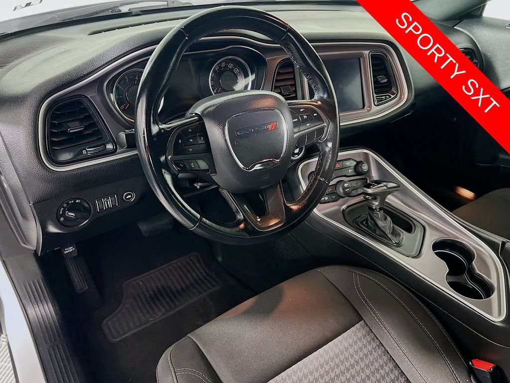 Used 2019 Dodge Challenger SXT RWD image 9