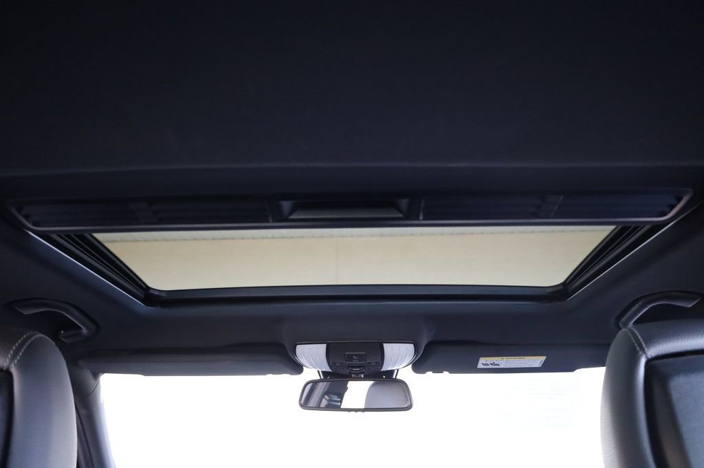 Used 2014 Mercedes-Benz E 350 Sedan image 32