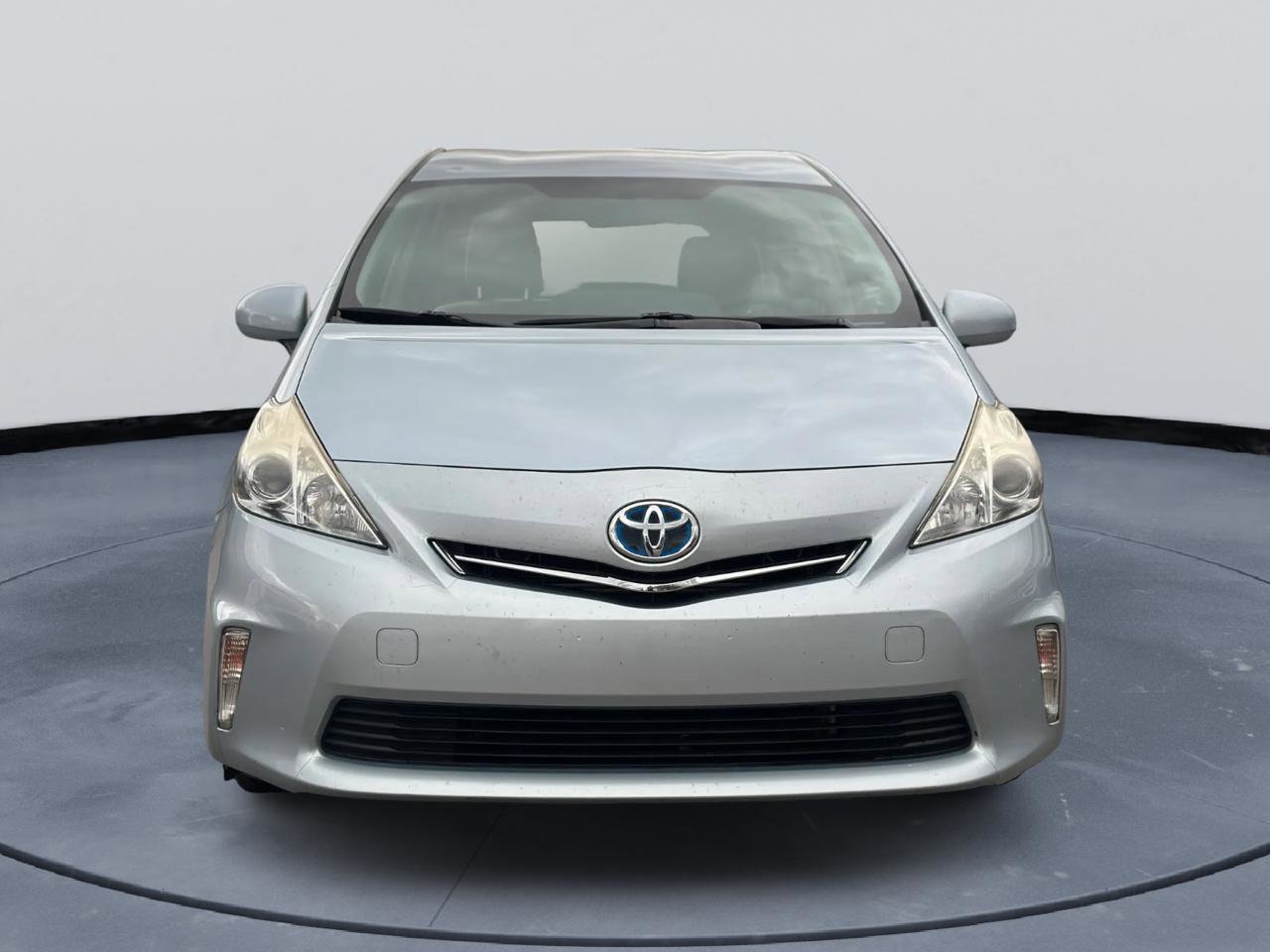 Used 2014 Toyota Prius V Two image 3