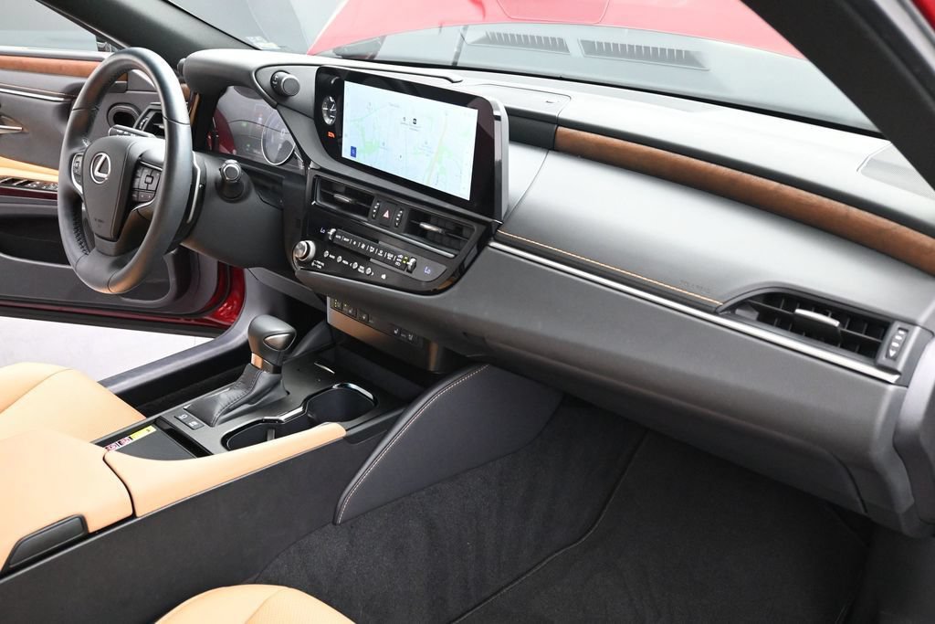 Used 2025 Lexus ES 300h w/ Premium Package FWD image 31