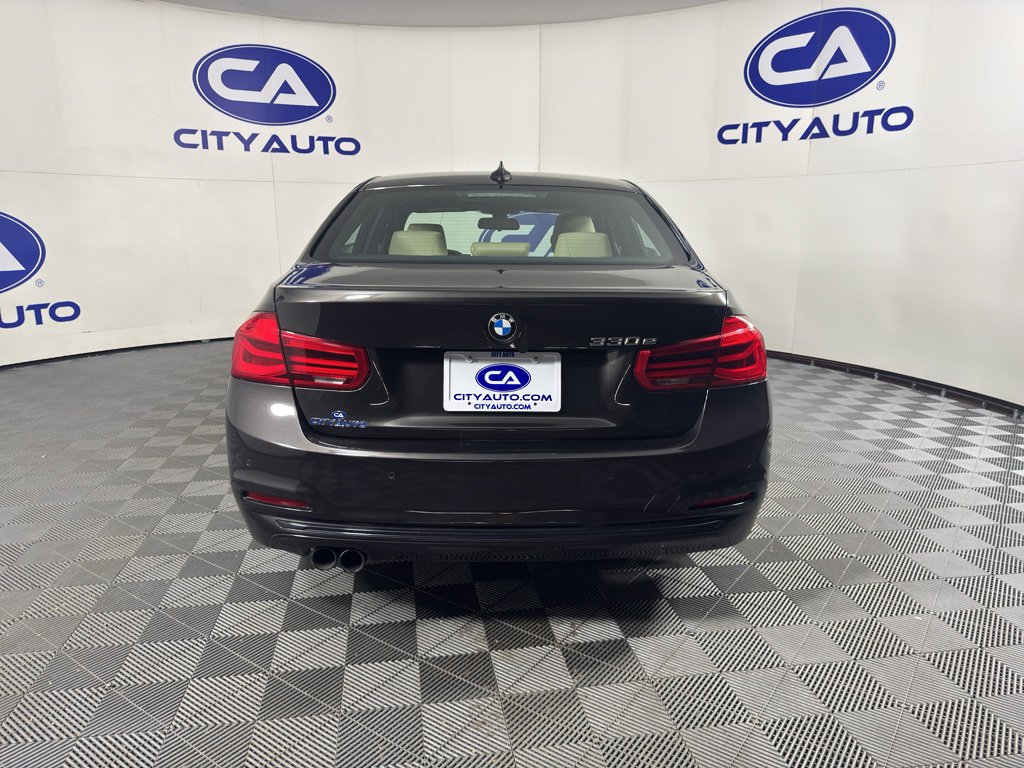 Used 2017 BMW 330e image 4