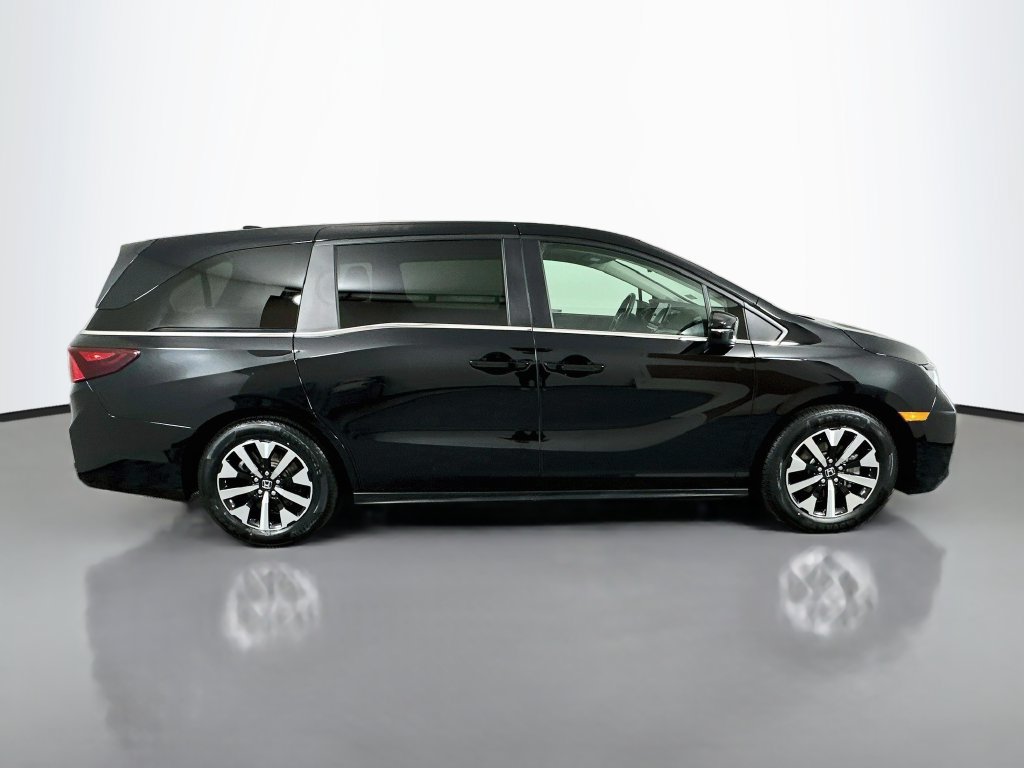 Certified 2025 Honda Odyssey EX-L image 4