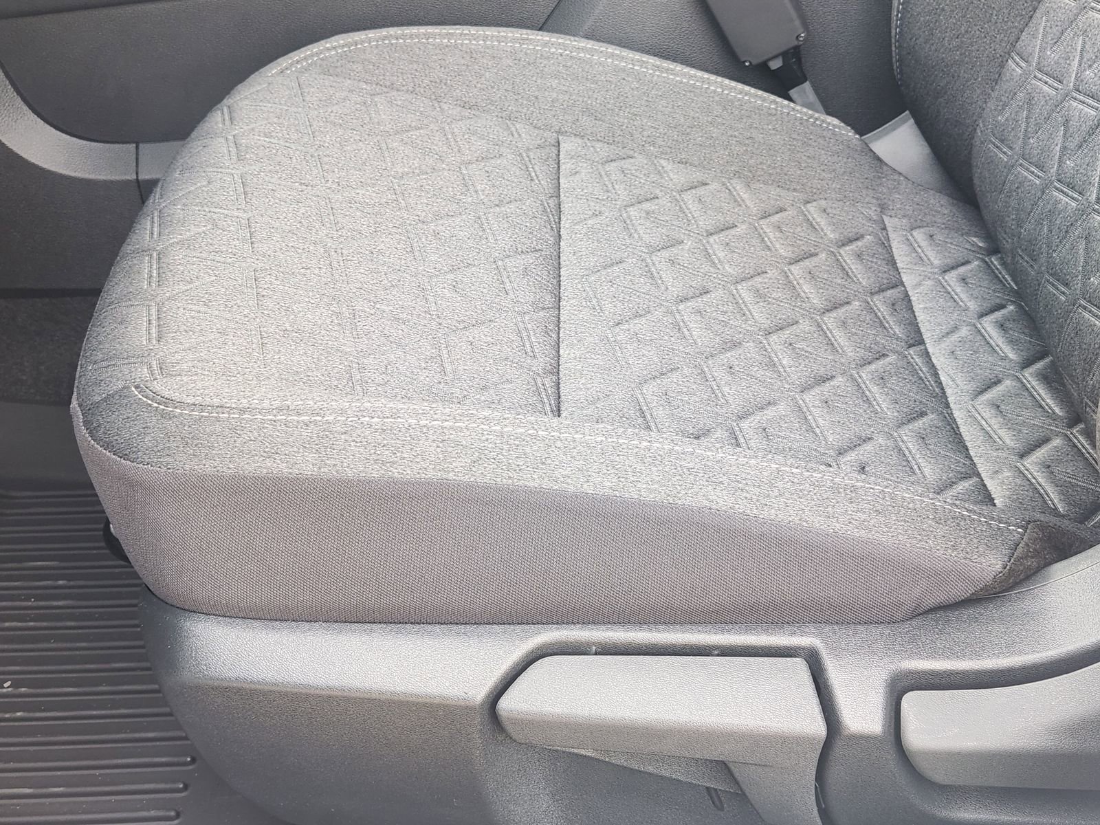 New 2026 Nissan Kicks SV image 22