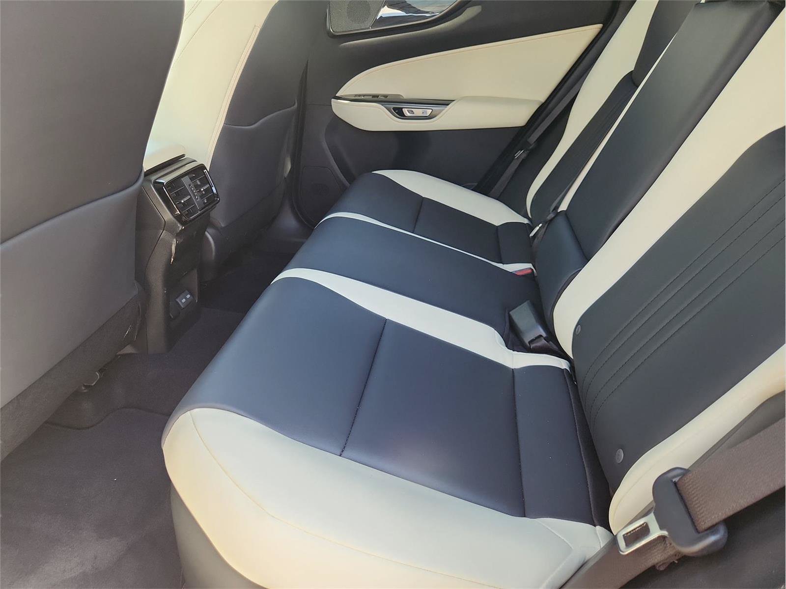 Used 2024 Lexus NX 350h AWD image 25