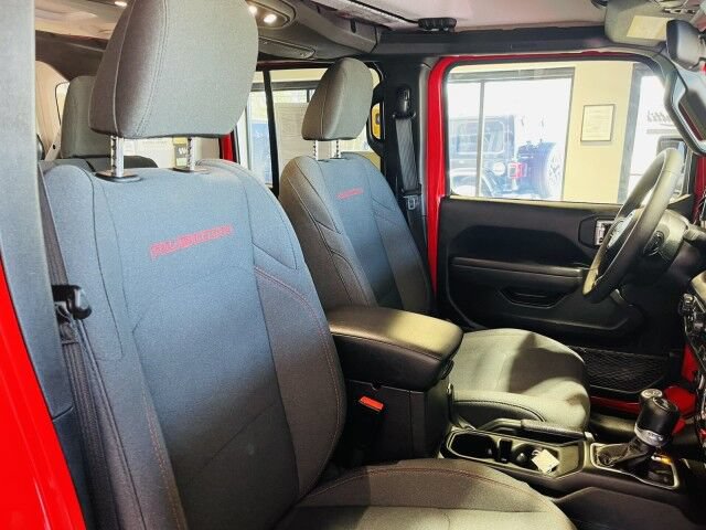 Used 2025 Jeep Wrangler Unlimited Rubicon AWD/4WD image 11