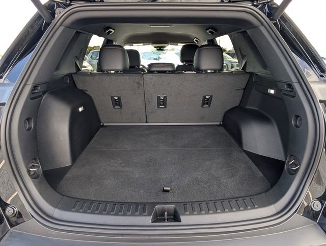 Used 2025 Chevrolet Equinox ACTIV w/ Safety and Technology Package image 12