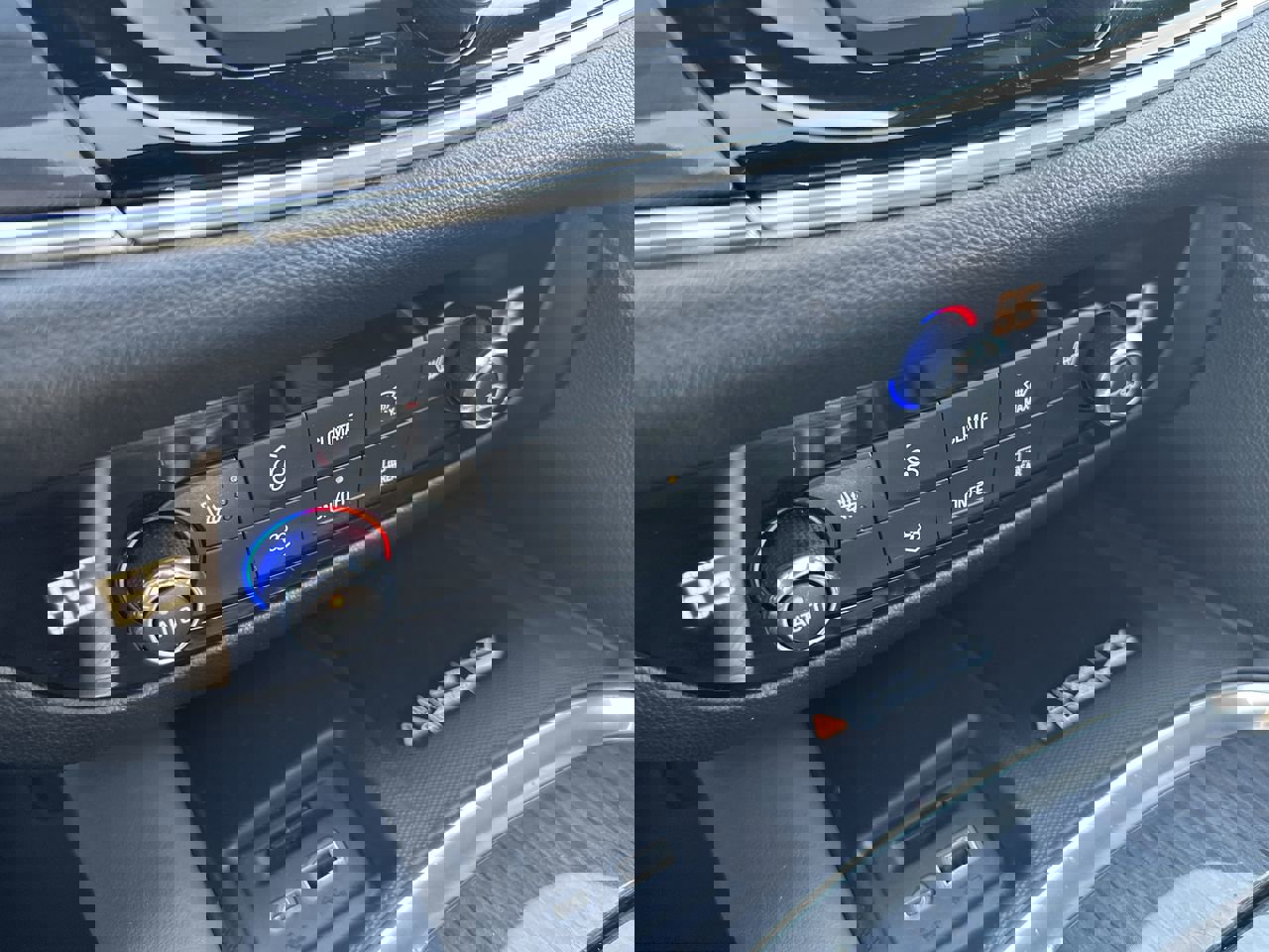 Certified 2023 Buick Enclave Essence w/ Experience Buick Package image 19