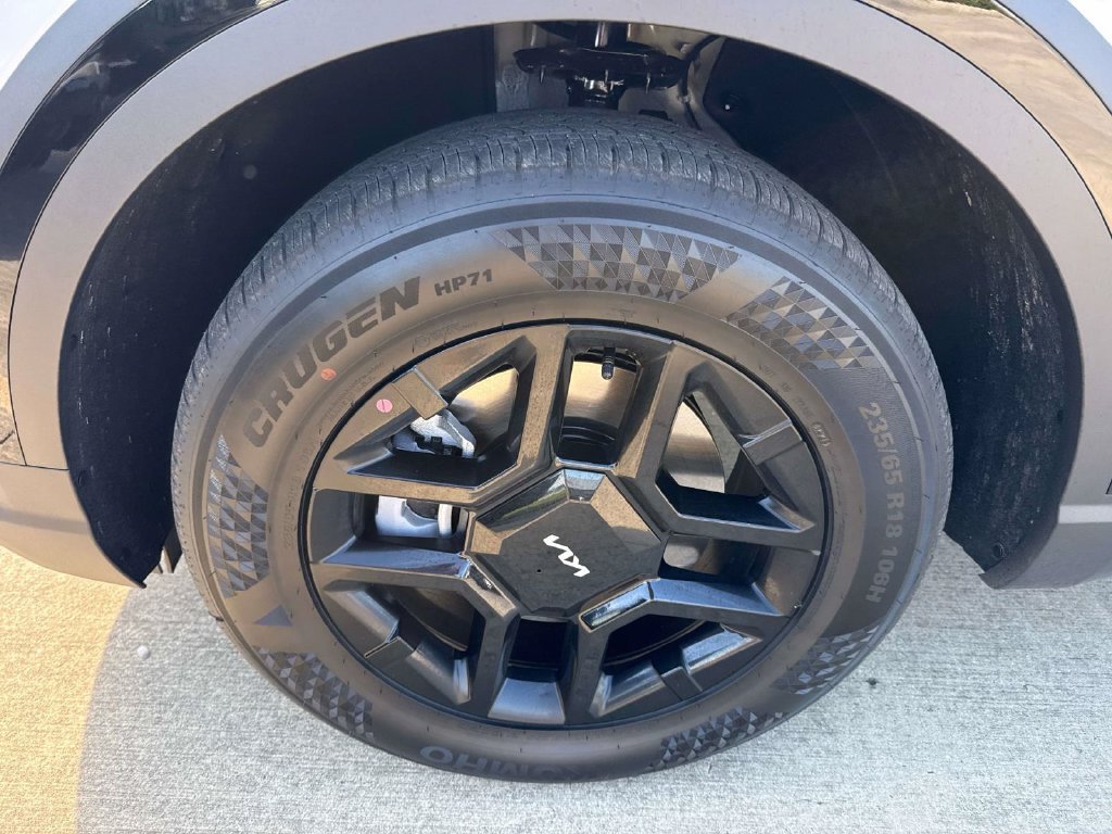 New 2027 Kia Telluride LX FWD image 4