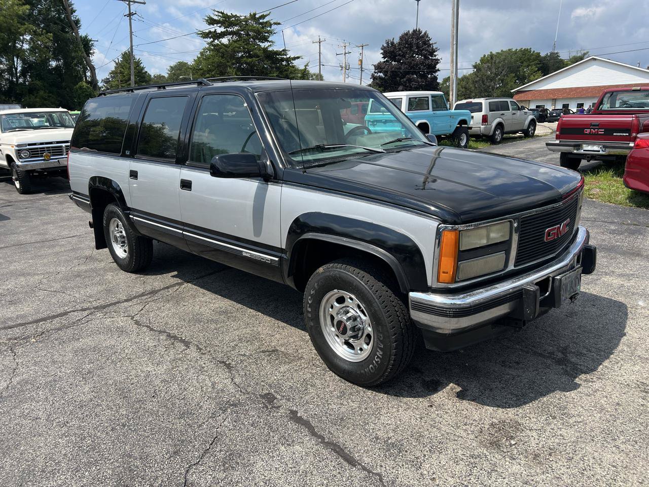 Used 1993 GMC Suburban 2500 AWD/4WD image 3