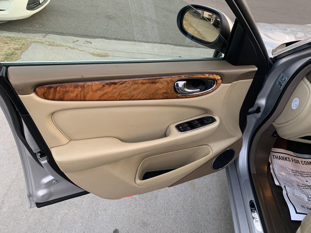 Used 2006 Jaguar XJ8 image 11