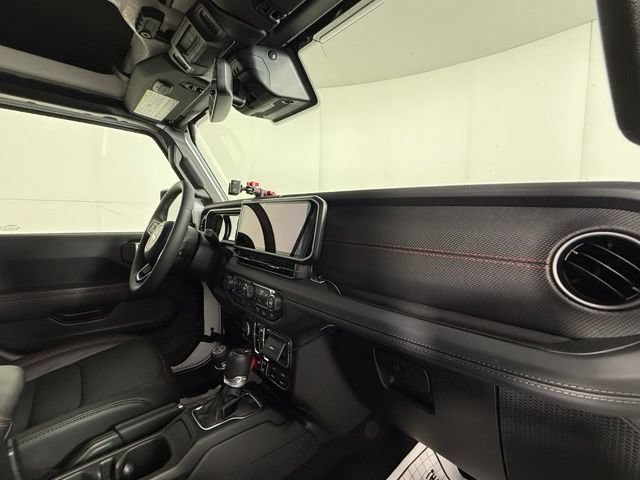 Used 2025 Jeep Gladiator Rubicon AWD/4WD image 32