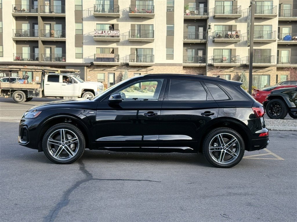 Used 2022 Audi Q5 e Premium Plus w/ Premium Plus Package image 4
